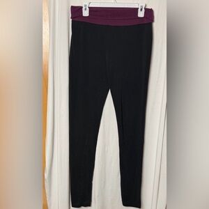 Victoria’s Secret Black Leggings with Purple Waistband Size Medium Long